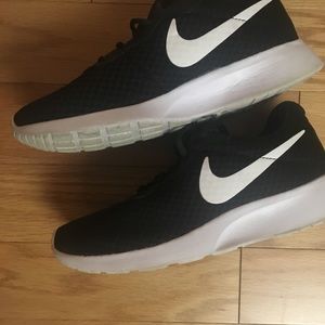 Nike Tanjun Ladies - Size 6